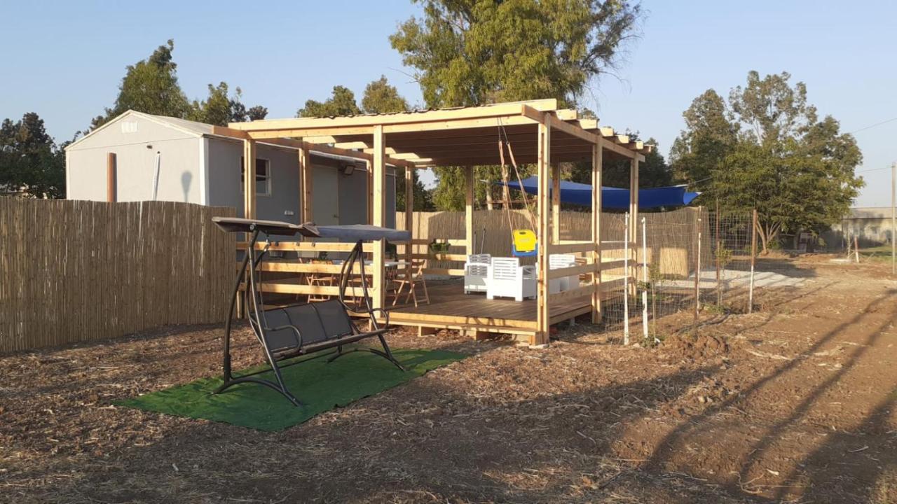 אצל דוד בכפר Apartment Kfar Gidon Екстериор снимка